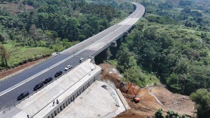 Pasca penanganan longsor di jalan tol Ciawi Sukabumi (Bocimi) seksi 2 sudah dapat dioperasikan kembali. (Dok. BPJT)