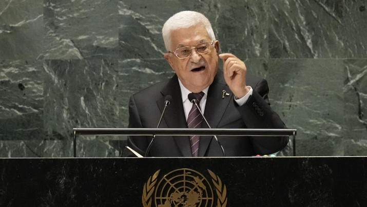 Presiden Palestina Mahmoud Abbas menyampaikan pidato pada sidang ke-79 Majelis Umum Perserikatan Bangsa-Bangsa, Kamis, 26 September 2024, di markas besar PBB. (AP Photo/Frank Franklin II)