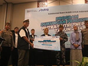 Bulog Beri Beasiswa ke 48 Putra Putri TNI-Polri di NTB