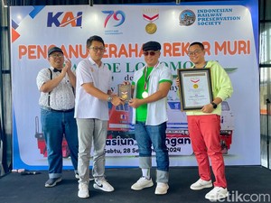 Daop 8 Surabaya Raih MURI Parade Lokomotif Peringati HUT ke-79 KAI