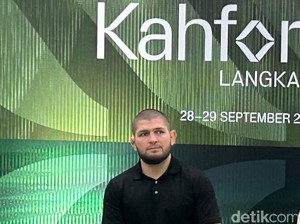 Momen Khabib Nurmagomedov di Jakarta Sapa Fans di Indonesia Arena