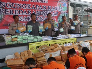 Polisi Ungkap Jaringan Narkoba Antarprovinsi di Lamsel, Sita Barbuk Rp 75 M