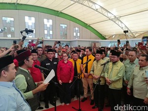 Kukuhkan Relawan Tim Kemenangan Ratu Dewa-Prima Salam, UAS: Manfaatkan Medsos