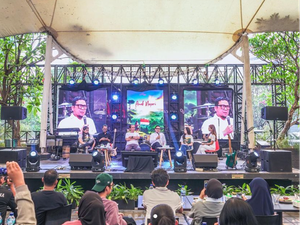 Doli Kurnia: Dari Aktivis, Politisi, hingga Musisi