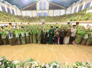 Pesan Khofifah untuk Puluhan Ribu Muslimat Pasuruan di Momen Maulid Nabi