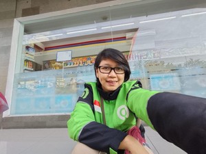 Perjuangan dan Inspirasi: Kisah Driver Ojol Perempuan Tuli