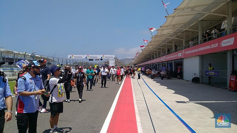 Suasana Jelang Final Race MotoGP Mandalika. (CNBC Indonesia/Suhendra)