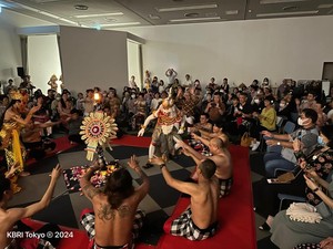 Ratusan Warga Jepang Antusias Belajar Tari Kecak di Museum Tokyo