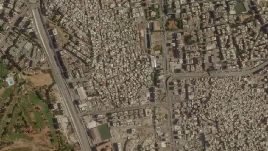 Citra satelit Dahiyeh dari Minggu (29 September) menunjukkan kerusakan di beberapa bagian pinggiran kota Beiru, Lebanon. (RETERS)