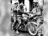 Ini Orang Pertama RI yang Punya Motor, Bukan Orang Kaya Tapi...