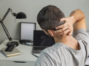 8 Penyebab Jerawat Punggung dan Cara Mengobatinya