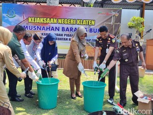 Kejari Klaten Musnahkan Barang Bukti yang Terkumpul Sejak Januari 2024