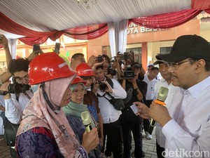 Mensos ke Pemulung: Usahakan Bahagia Tiap Hari Meski Belum Dapat Bantuan
