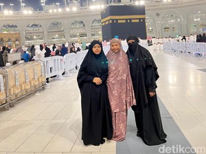 Cerita Pemenang Emeron Hijab Hunt Jalani Umrah: Hati Bergetar Lihat Kabah