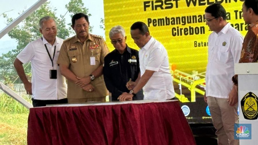 Peresmian first welding pembangunan pipa transmisi gas bumi Cirebon-Semarang (Cisem) Tahap 2 oleh Menteri ESDM Bahlil Lahadalia di Batang, Senin (30/09/2024). (CNBC Indonesia/Firda Dwi Muliawati)