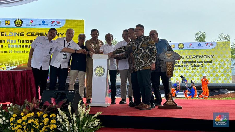 Peresmian first welding pembangunan pipa transmisi gas bumi Cirebon-Semarang (Cisem) Tahap 2 oleh Menteri ESDM Bahlil Lahadalia di Batang, Senin (30/09/2024). (CNBC Indonesia/Firda Dwi Muliawati)