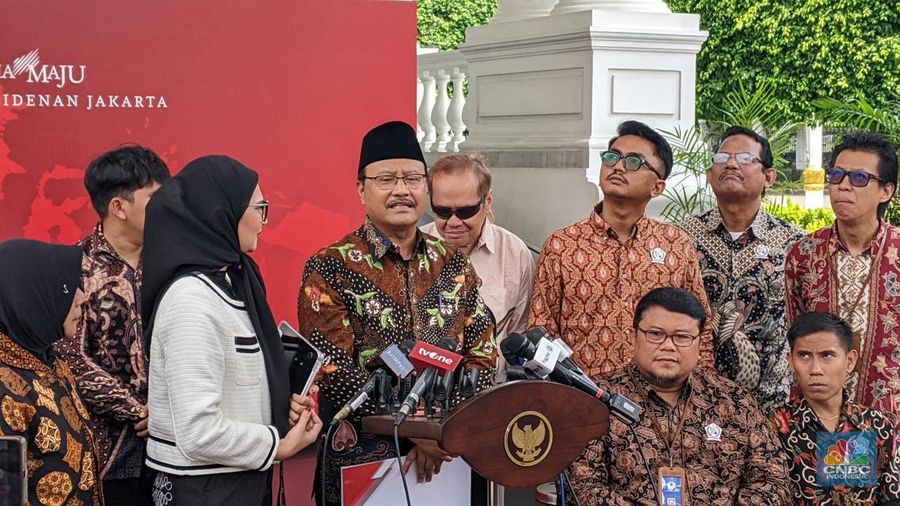 Presiden Joko Widodo (Jokowi) menerima perwakilan dari Perkumpulan Penyandang Disabilitas Indonesia (PPDI) di Istana Negara, Senin (30/9/2024). Pada pertemuan itu juga dihadiri Menteri Sosial Saifullah Yusuf (Gus Ipul) dan Staf Khusus Presiden Angkie Yudistia. (վ/Emir Yanwardhana)