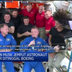 Video: Roket Elon Musk Jemput Astronaut Terdampar