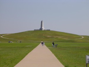 Nahas, Pesawat Jatuh di Dekat Monumen Penemu Pesawat Wright Bersaudara