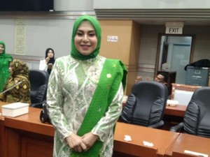 Mahdalena Perempuan Pertama Jadi Anggota DPR dari Sumbawa