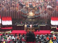 Gaji, Tunjangan & Fasilitas Uya Kuya-Once yang Jadi Anggota DPR