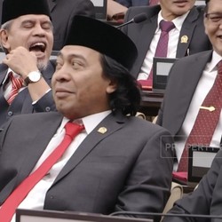 Dari Komeng - Ahmad Dhani, Ini Deretan Artis Sah Jadi Anggota Dewan