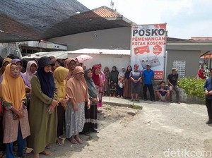 Dukung Kotak Kosong, Relawan di Brebes Kampanye ke Permukiman Warga