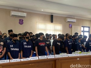Dikumpulkan Polisi, 19 Gengster di Semarang Sepakat Bubar