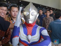 Bikin Heboh! Ultraman Hadiri Pelantikan DPR RI, Ini Dia Sosoknya