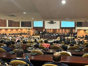 Di Tengah Panasnya Pemilihan Pimpinan DPD, Komeng Cairkan Suasana