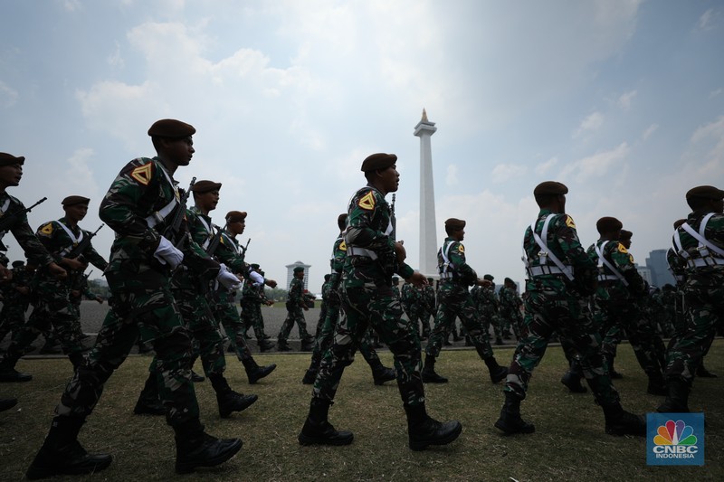 Suasana persiapan jelang peringatan HUT ke-79 di Patung Arjuna Wijaya menuju Monumen Nasional (Monas), Jakarta, Selasa (1/10/2024). (CNBC Indonesia/Tri Susilo) Suasana persiapan jelang peringatan HUT ke-79 di Patung Arjuna Wijaya menuju Monumen Nasional (Monas), Jakarta, Selasa (1/10/2024). (CNBC Indonesia/Tri Susilo)