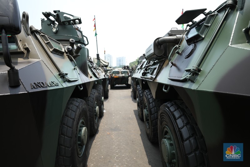 Suasana persiapan jelang peringatan HUT ke-79 di Patung Arjuna Wijaya menuju Monumen Nasional (Monas), Jakarta, Selasa (1/10/2024). (CNBC Indonesia/Tri Susilo) Suasana persiapan jelang peringatan HUT ke-79 di Patung Arjuna Wijaya menuju Monumen Nasional (Monas), Jakarta, Selasa (1/10/2024). (CNBC Indonesia/Tri Susilo)