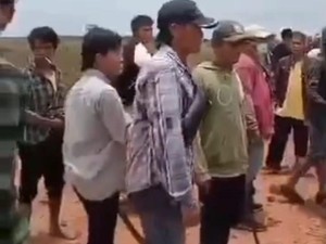 Klaim Tanahnya Diserobot, Warga Mesuji Datangi Perusahaan Sawit Bawa Sajam
