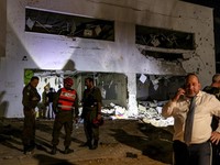 Lubang Besar Menganga, Potret Israel Dibombardir 200 Rudal Iran
