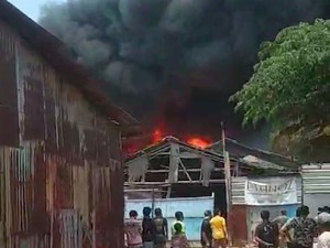 Lapak di Kalideres Jakbar Kebakaran, Asap Hitam Membubung Tinggi