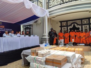 BNN Gerebek Rumah Mewah Produsen Narkoba di Serang, 971 Ribu Pil PCC Disita