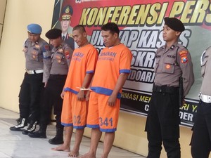 2 Pria di Sidoarjo yang Viral Pamer Pistol Jadi Tersangka