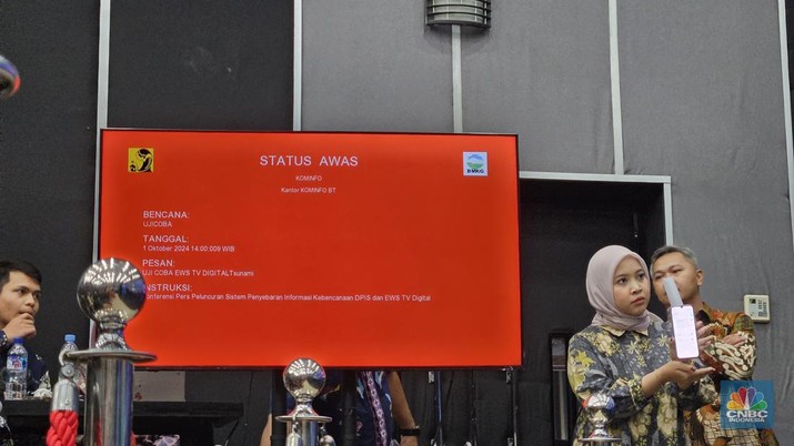 Early Warning System di siaran TV digital dan komputer. (CNBC Indonesia/Intan Rakhmayanti Dewi)