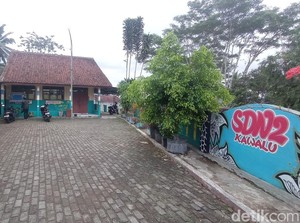 Curhat Ortu Murid SD Beli Buku Rp 180 Ribu di Tasik, Ini Kata Kepsek