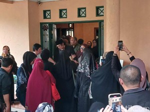 Ikang Fawzi: Marissa Haque Istri Saya Tercinta, Allah... Telah Pergi