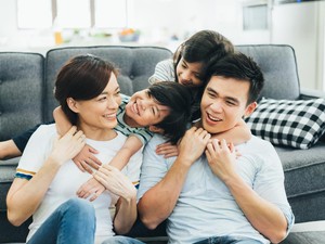 5 Fakta Tentang Anak Bungsu Menurut Psikologi, Tak Selalu Manja!