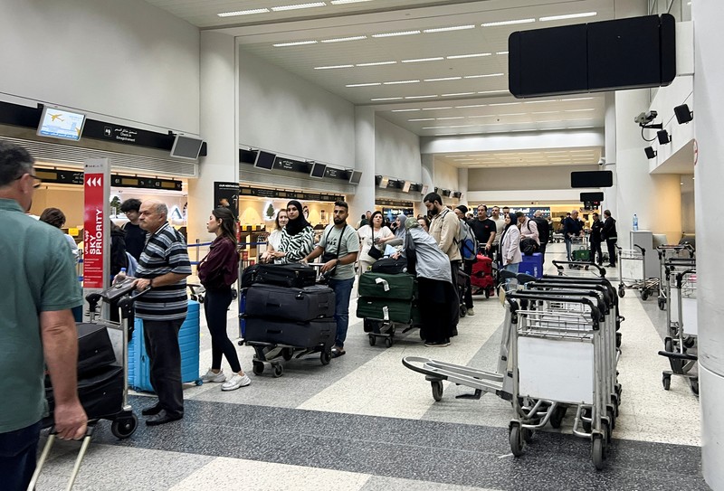 Suasana di Bandara Internasional Beirut-Rafic Al Hariri di Beirut, Lebanon, Rabu (2/10/2024). (REUTERS/Yara Abi Nader) Suasana di Bandara Internasional Beirut-Rafic Al Hariri di Beirut, Lebanon, Rabu (2/10/2024). (REUTERS/Yara Abi Nader)