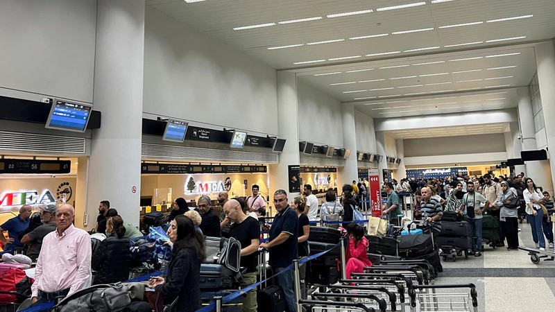 Suasana di Bandara Internasional Beirut-Rafic Al Hariri di Beirut, Lebanon, Rabu (2/10/2024). (REUTERS/Yara Abi Nader)