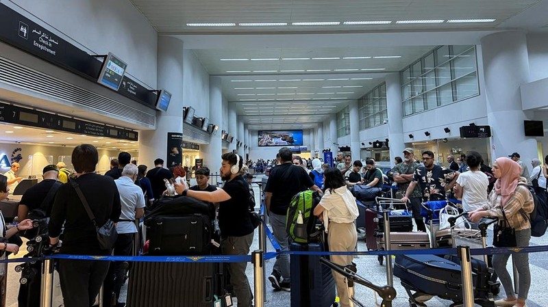 Suasana di Bandara Internasional Beirut-Rafic Al Hariri di Beirut, Lebanon, Rabu (2/10/2024). (REUTERS/Yara Abi Nader)