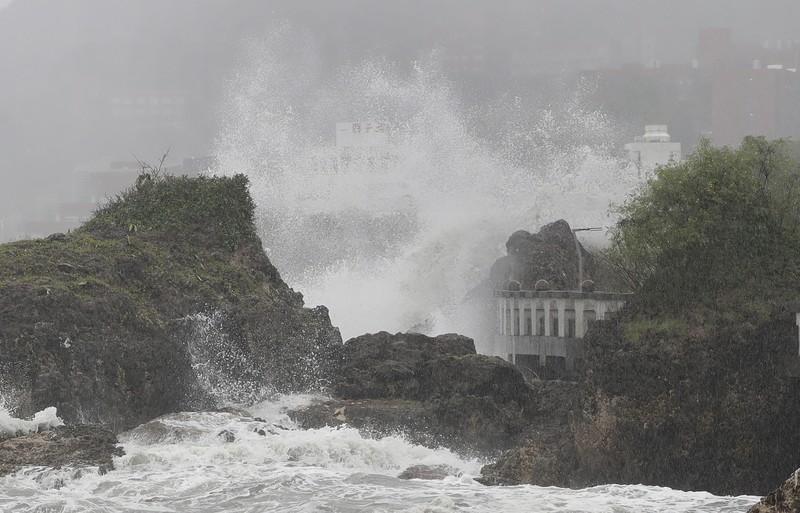Suasana saat Topan Krathon mendekat di Kaohsiung, Taiwan, Rabu (2/10/2024). (REUTERS/Ann Wang) Suasana saat Topan Krathon mendekat di Kaohsiung, Taiwan, Rabu (2/10/2024). (REUTERS/Ann Wang)