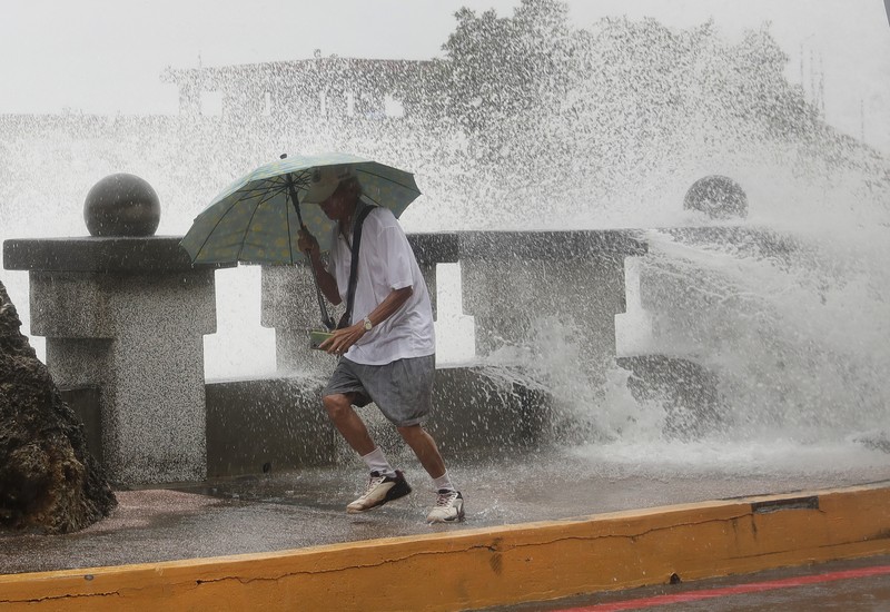 Suasana saat Topan Krathon mendekat di Kaohsiung, Taiwan, Rabu (2/10/2024). (REUTERS/Ann Wang) Suasana saat Topan Krathon mendekat di Kaohsiung, Taiwan, Rabu (2/10/2024). (REUTERS/Ann Wang)
