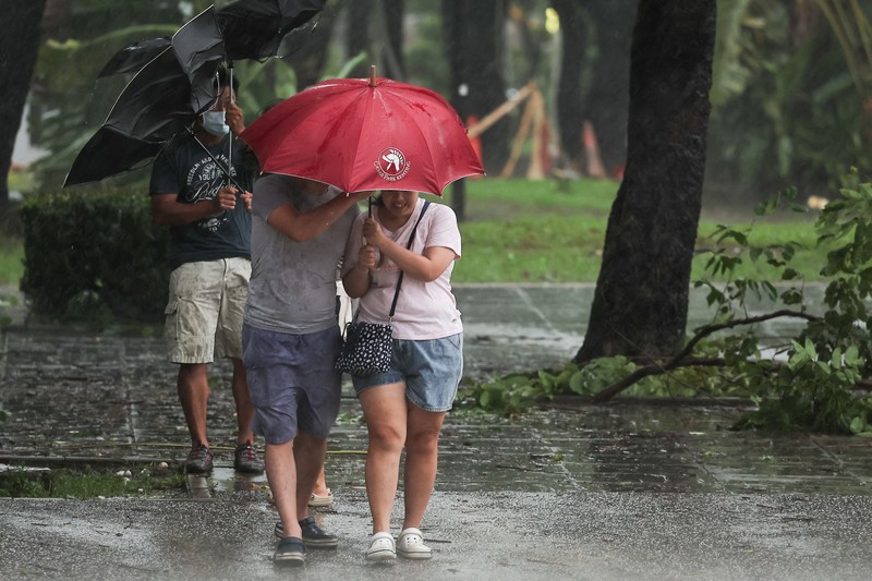 Suasana saat Topan Krathon mendekat di Kaohsiung, Taiwan, Rabu (2/10/2024). (REUTERS/Ann Wang) Suasana saat Topan Krathon mendekat di Kaohsiung, Taiwan, Rabu (2/10/2024). (REUTERS/Ann Wang)