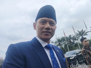 AHY Ngaku Ngobrol Banyak Hal dengan Puan di Rapat Paripurna, Soal Apa?