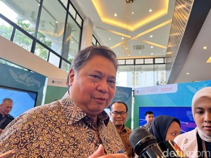 Buruh Minta Upah Minimum Naik 10% di 2025, Ini Kata Airlangga