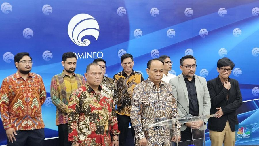 Menteri Kominfo, Budi Arie dalam Konferensi pers terkait Deklarasi Pilkada Damai dan Anti Hoaks 2024 di Jakarta, Kamis (3/10/2024). (²©²ÊÍøÕ¾/Intan Rakhmayanti Dewi)